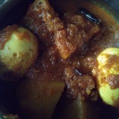 A picture of Egg curry (dim kosha).