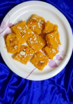 ટોપરા પાક (Topra Paak Recipe In Gujarati) રેસીપી મુખ્ય ફોટો