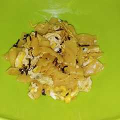 A picture of Makaroni telur pedas.