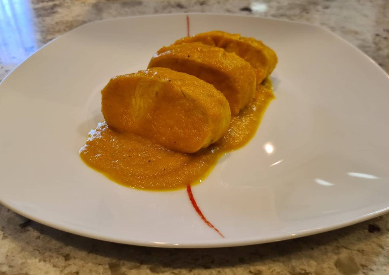 Solomillo de pavo en salsa de manzana y zanahoria