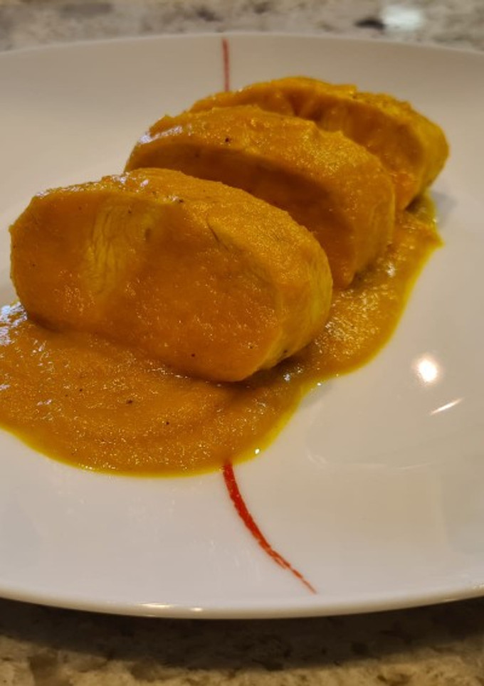 Una foto de Solomillo de pavo en salsa de manzana y zanahoria