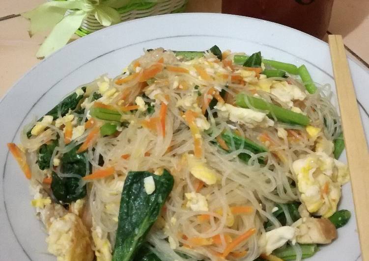 Bihun goreng oriental