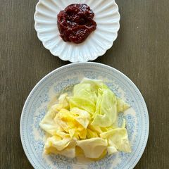 A picture of Yamitsuki Cabbage w/ Korean Twist.