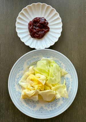 A picture of Yamitsuki Cabbage w/ Korean Twist.