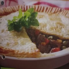 A picture of Steak & Vegetable Pie.