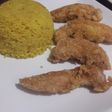 Arroz al curry con pollo apanado