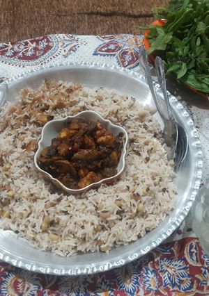 عکسی از دستور پلو لوبیا چشم بلبلی با خوراک قارچ ومرغ