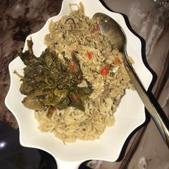 A picture of Onion rice no need of pepper.