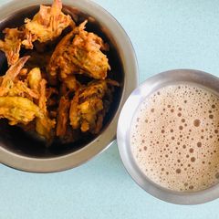 Aloo onion pakoda A picture of Aloo onion pakoda.