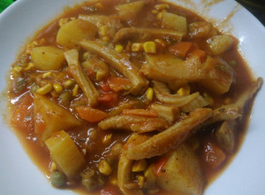 Una foto de Guiso de mondongo y verduras light y fácil!