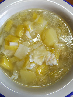 Una foto de Porrusalda con bacalao