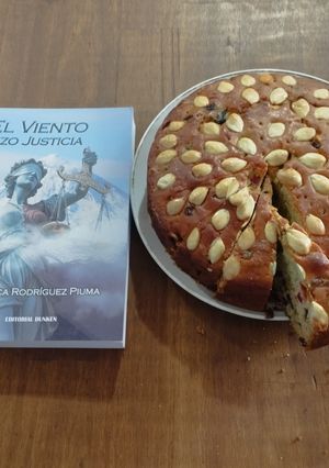 Una foto de Dundee cake (torta escocesa con toque español)