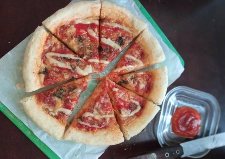 Pizza cheese beef