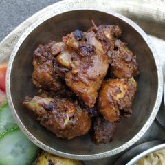 A picture of Saucy Chicken.