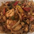 Pollo encebollado