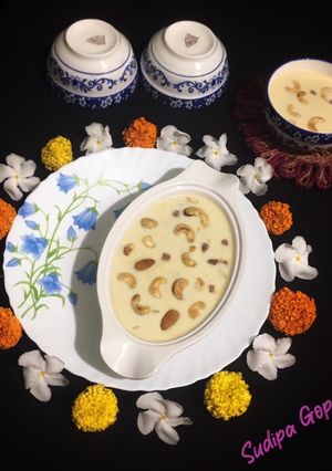 A picture of Poha / Rice flakes Kheer.
