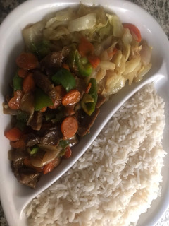 A picture of Chinese beef and cabbage sauce.