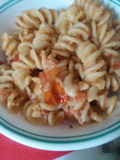 Una foto de Fusilli con atún y chía