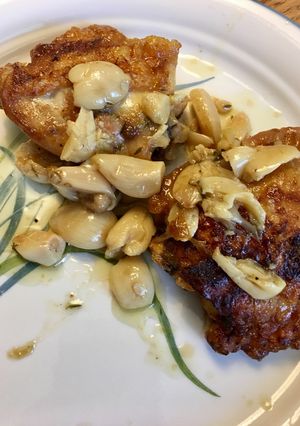 A picture of Chicken with 40 cloves of Garlic.