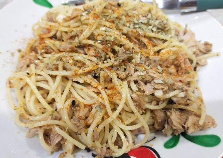 Bagaimana Menyiapkan Spaghetti tuna, Enak Banget
