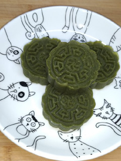 生酮低碳甜點-偽綠豆糕(皇帝豆) 的食譜成品照片