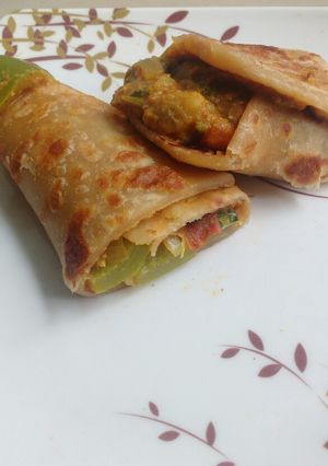 A picture of Peanut aloo capsicum roll.