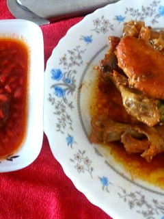 عکسی از دستور جوجه محلی با آلو و اناردون