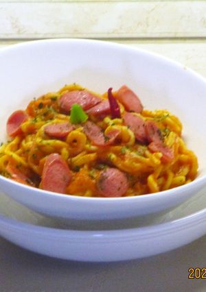 Lecsós virslis spagetti recept fotója