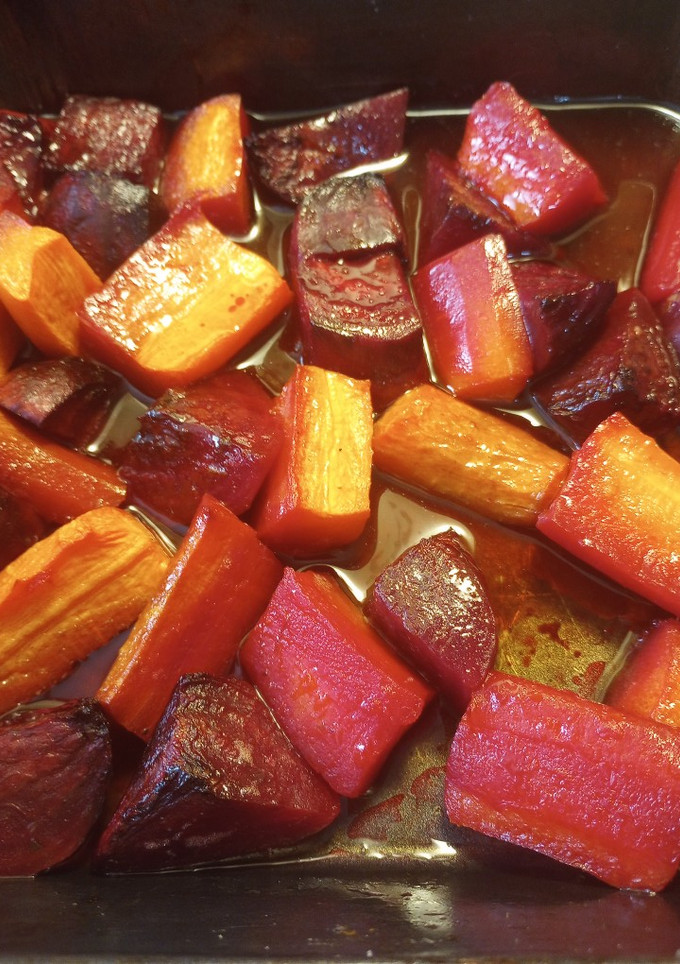 A picture of Carrots and Beets.
