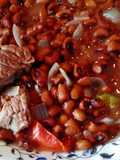 Frijoles bayos con carne