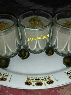 A picture of Chikoo Bnana Date Smoothie #GarmionKMashroobat#3WeeksChallenge.