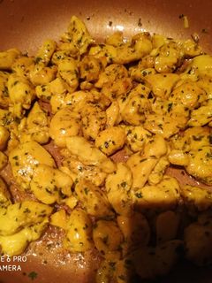 Una foto de Pollo frito con especies a mi estilo