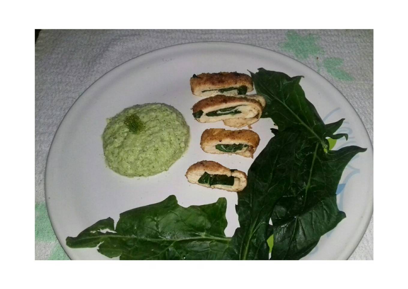 Puré de brócoli acompañado de pechuga