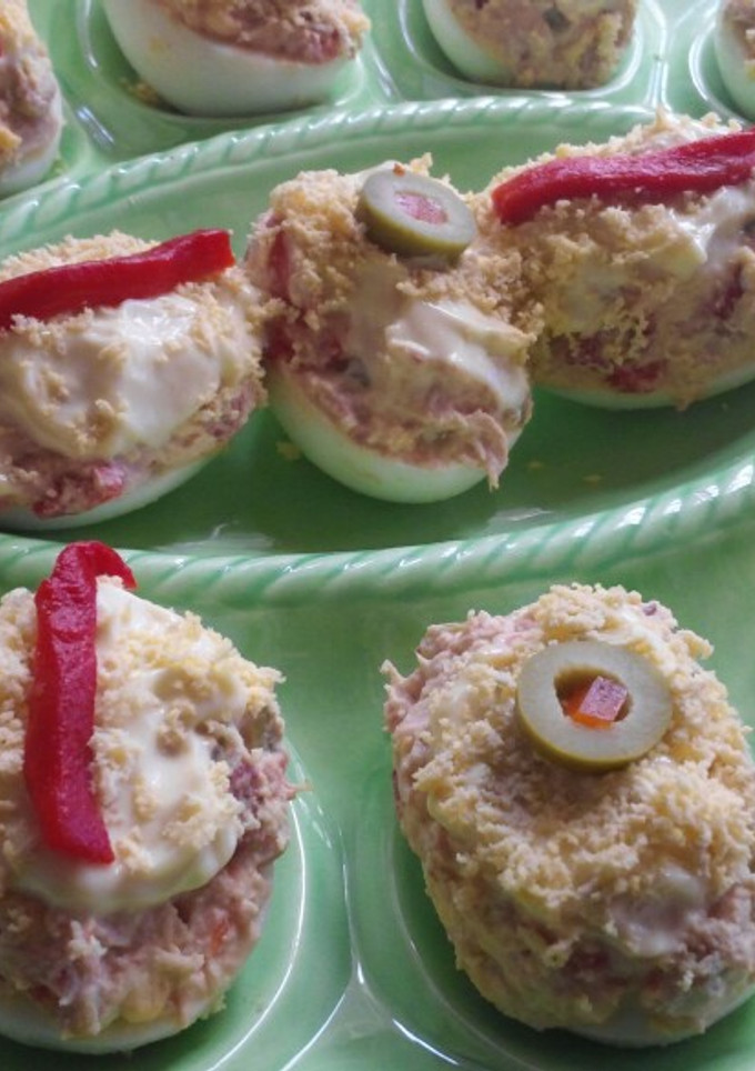Una foto de Huevos rellenos