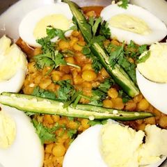 A picture of Dhaba style chanadaal.