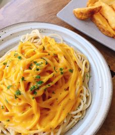 mì sốt kem bí đỏ