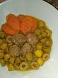 Tajine des olives vertes aux boulettes de viande hachée