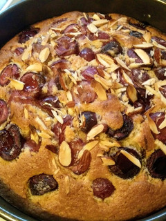 櫻桃杏仁蛋糕-Cherry Almond Cake-防疫在家做甜點 的食譜成品照片