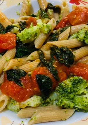 O poză a rețetei Penne integrale cu broccoli, baby spanac și roșii cherry !.