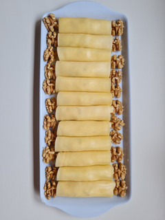Una foto de Rollitos de queso 🧀 "pseudo canelones" sin masa 🗓