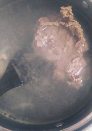Foto resep Merebus daging empuk tanpa presto