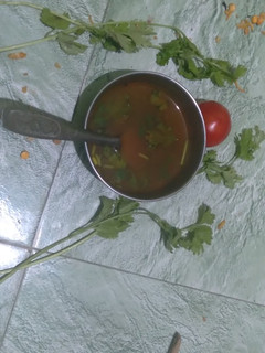 தக்காளி தனியா சூப் (Thakkali thaniya soup recipe in tamil) செய்முறை முக்கிய புகைப்படம்