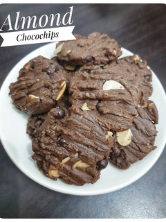 Foto resep Almond Chocochips Cookies