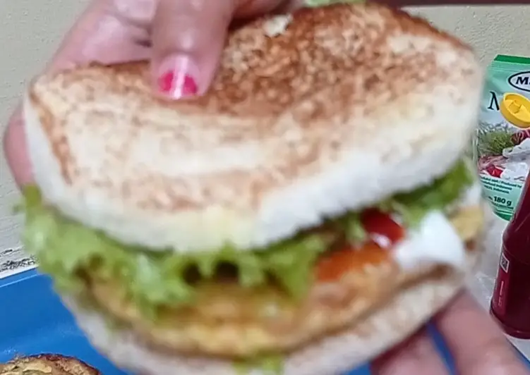 Masakan Populer Omelet burger roti tawar endes Enak Bergizi