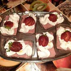 تحلية بذوق الفراولة 😋😋-レシピのメイン写真