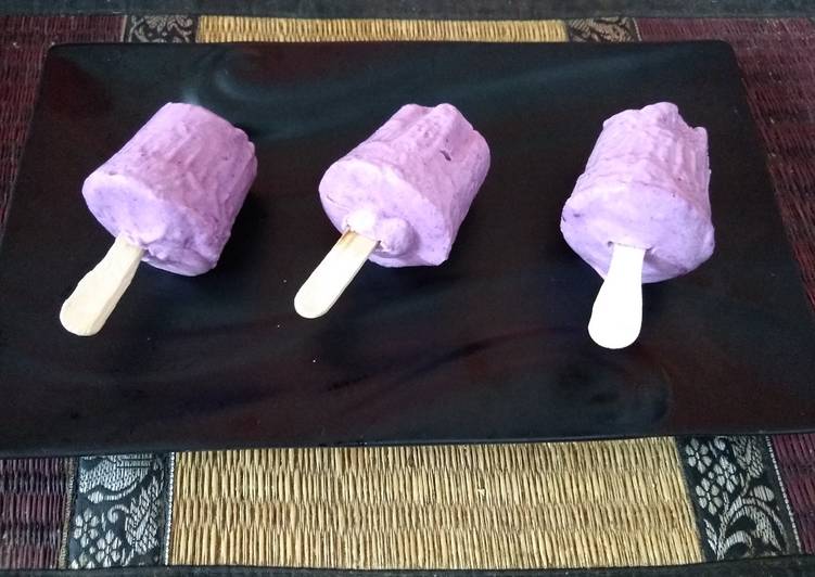 Steps to Make Quick BLUEBERRY  Ice cream