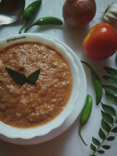 পেঁয়াজ টমেটোর চাটনি(Peyaj Tomato Chutney Recipe in Bengali) রেসিপির প্রধান ছবি