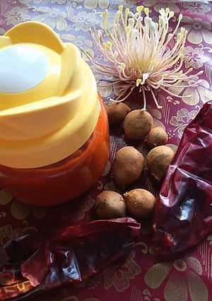 A picture of Talhar n katara chutney.