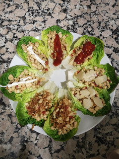 Foto principal de Taco de lechuga y pollo