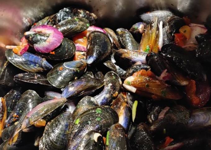 Moules à la basquaise